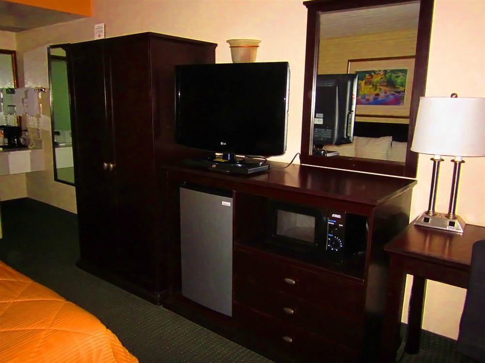 Quality Inn Riverside Near Ucr And Downtown Bagian luar foto